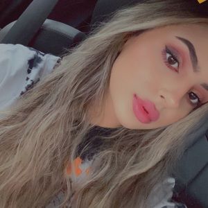 Meet your Posher, Selina